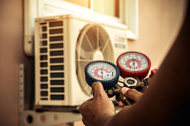 Professional Hvac technician working in Rushville, MO